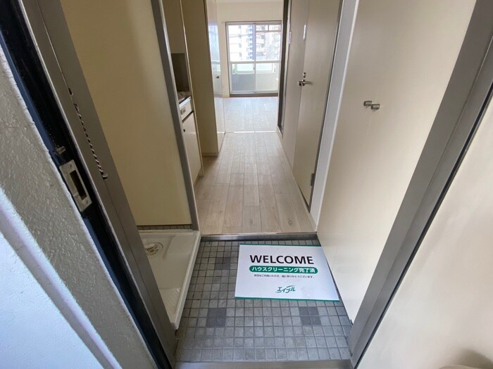 物件内観写真16　(玄関)