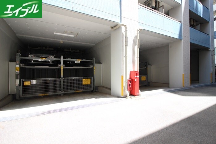 物件外観写真3　(駐車場)