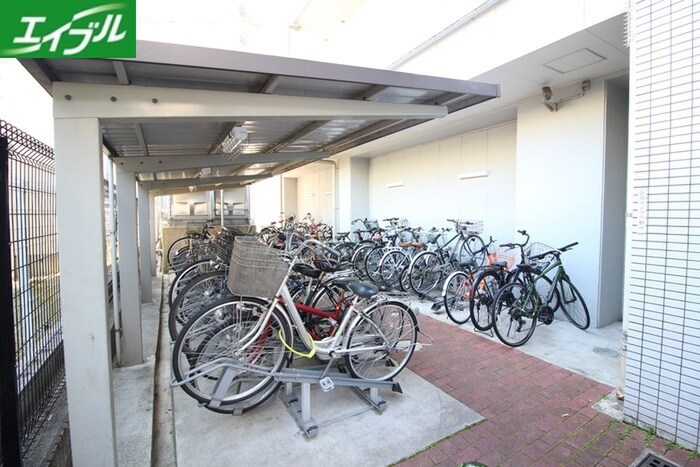 物件外観写真4　(駐輪場)