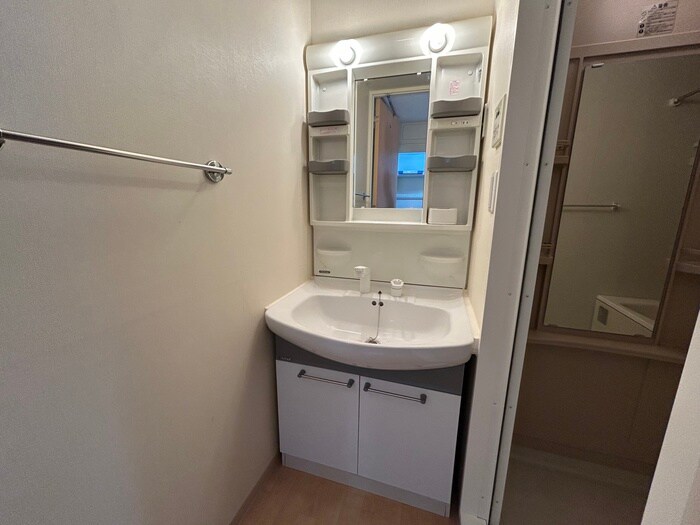 物件内観写真12　(洗面)