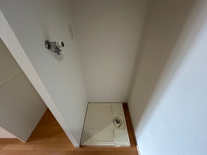 物件内観写真13　(洗濯機置場)