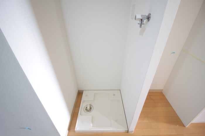 物件内観写真13　(洗濯機置場)