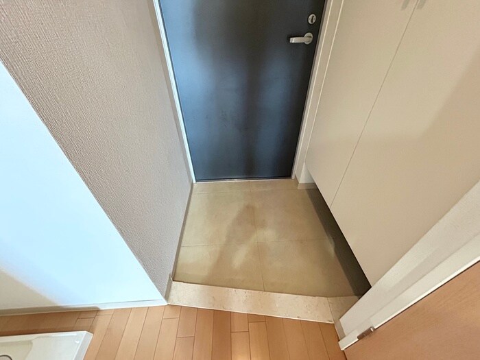 物件内観写真16　(玄関)