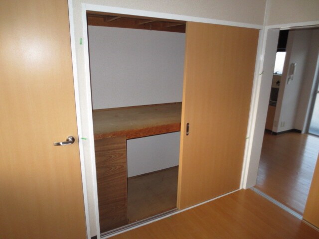 物件内観写真16　(収納)