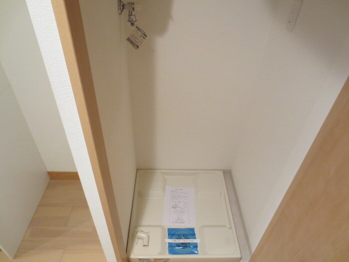 物件内観写真15　(洗濯機置場)