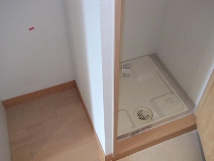 物件内観写真16　(洗濯機置場)