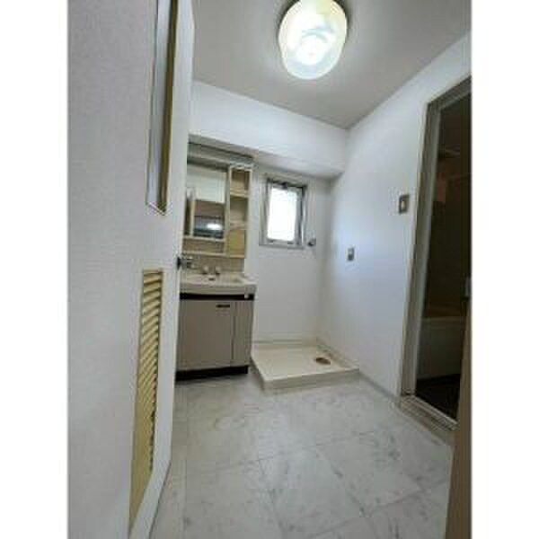 物件内観写真12　(洗面)