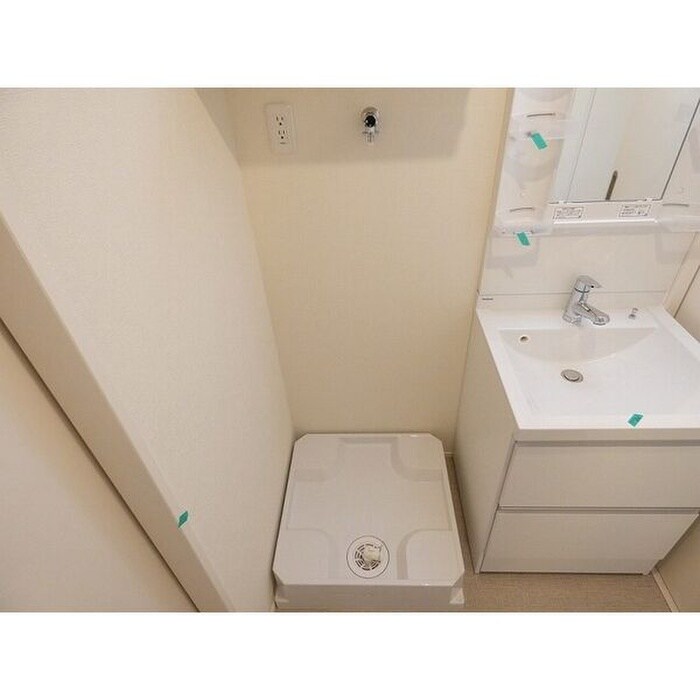 物件内観写真2　(洗面)