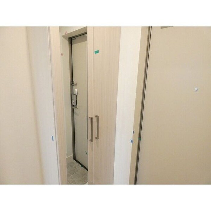物件内観写真11　(玄関)