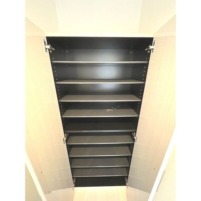 物件内観写真13　(靴箱)