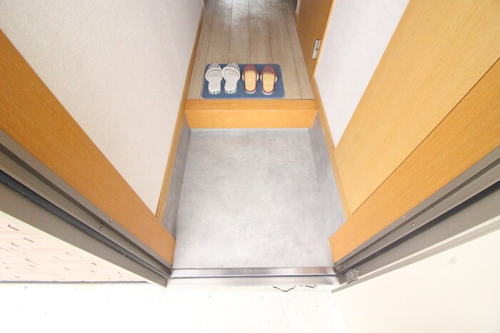 物件内観写真16　(玄関)