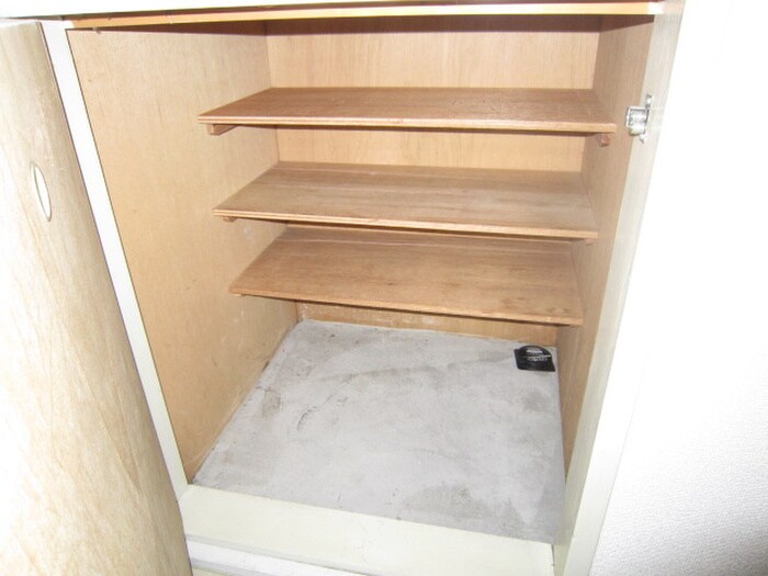 物件内観写真8　(靴箱)