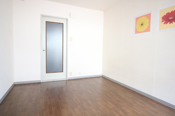 物件内観写真9　(居室)