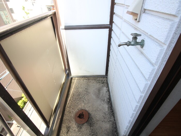 物件内観写真15　(洗濯機置場)