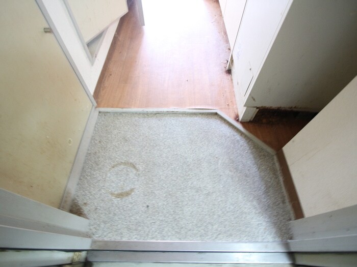 物件内観写真17　(玄関)