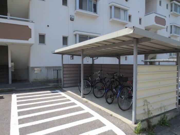 物件外観写真3　(駐輪場)