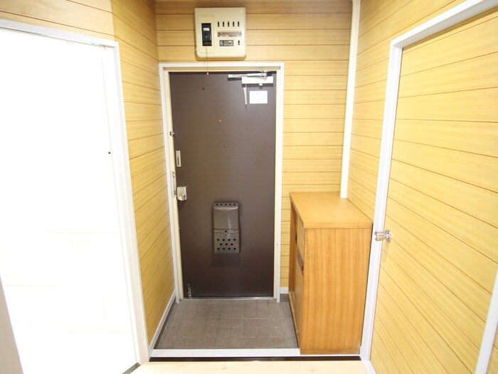 物件内観写真14　(玄関)