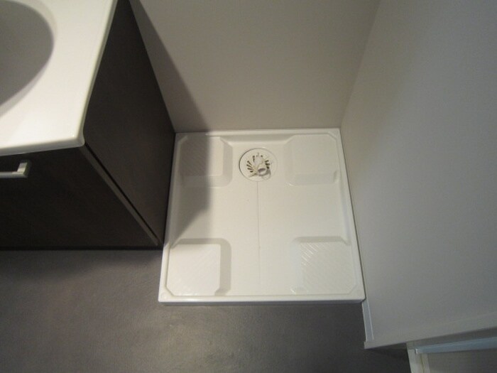 物件内観写真11　(洗濯機置場)