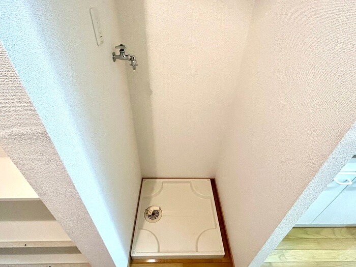 物件内観写真18　(洗濯機置場)