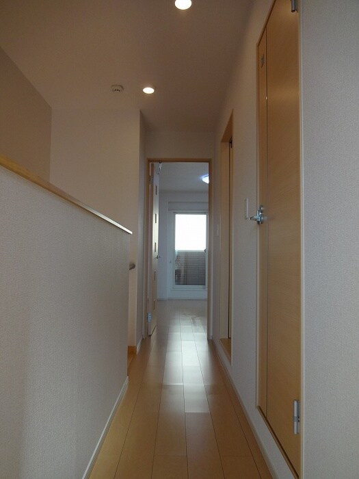 物件内観写真14　(廊下)