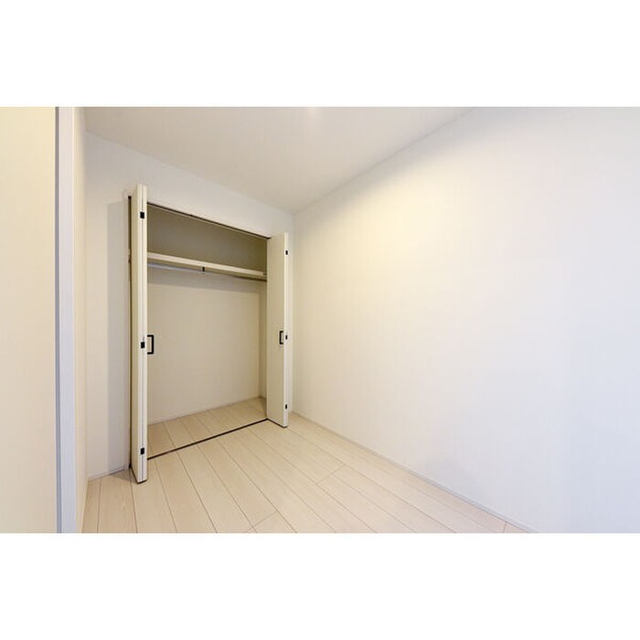 物件内観写真3　(収納)