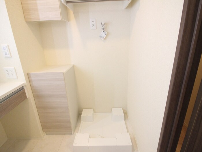 物件内観写真13　(洗濯機置場)