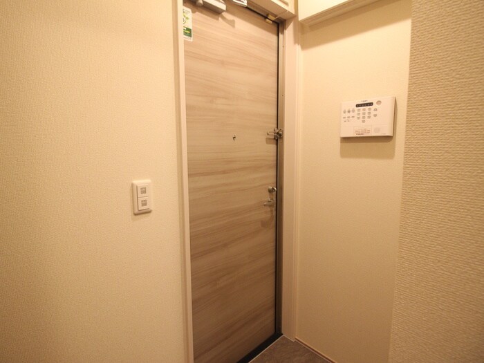 物件内観写真17　(玄関)