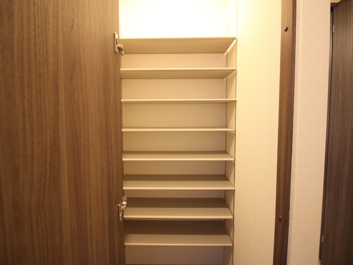 物件内観写真18　(靴箱)