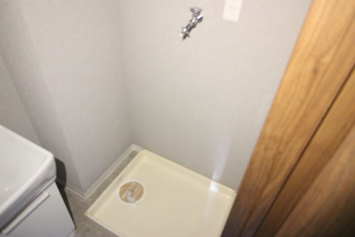 物件内観写真12　(洗濯機置場)