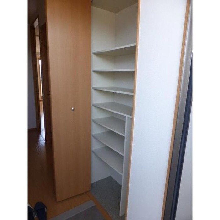 物件内観写真15　(靴箱)