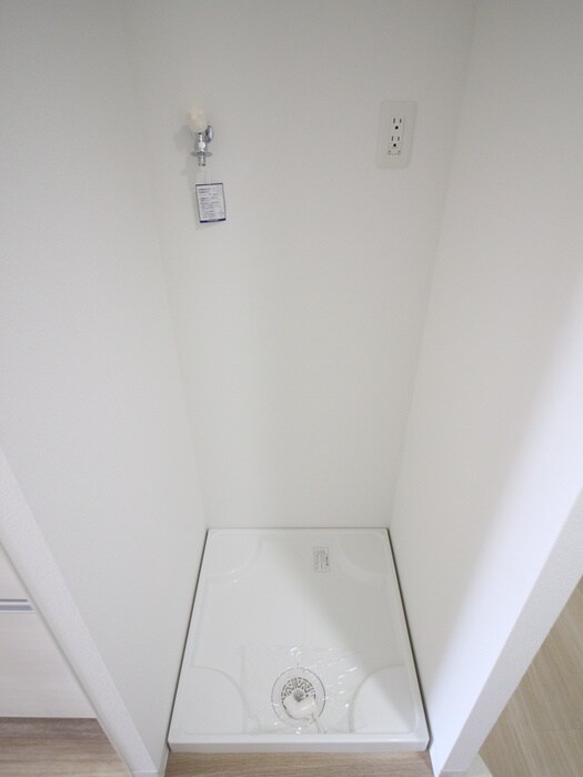 物件内観写真12　(洗濯機置場)