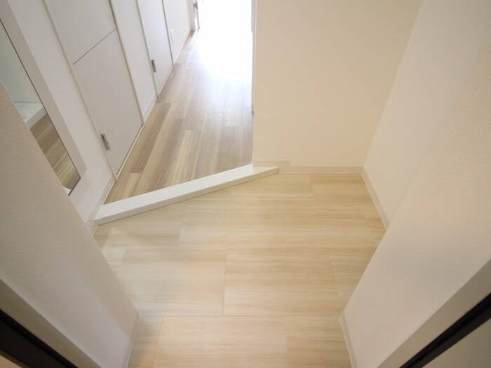 物件内観写真21　(玄関)