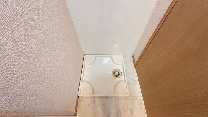 物件内観写真15　(洗濯機置場)