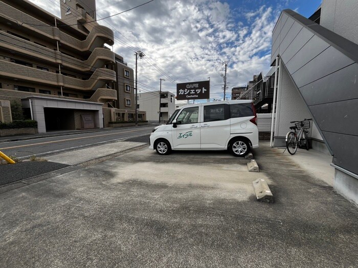 物件外観写真2　(駐車場)
