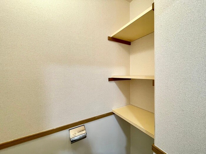 物件内観写真12　(収納)