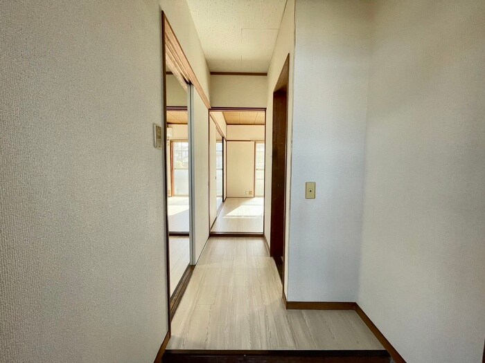 物件内観写真13　(廊下)