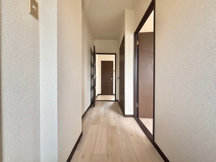 物件内観写真8　(廊下)