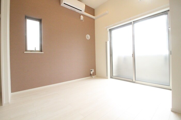 物件内観写真3　(居室)