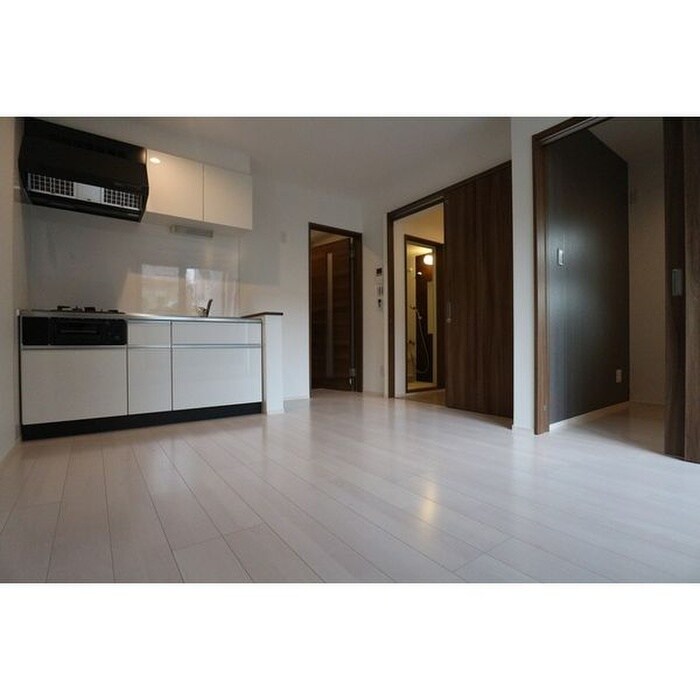 物件内観写真2　(居室)