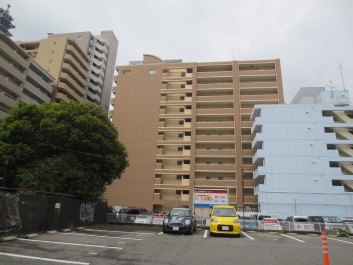 物件外観写真4　(駐車場)