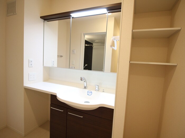 物件内観写真12　(洗面)