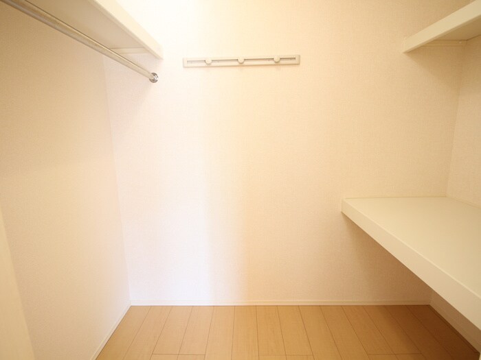 物件内観写真13　(収納)