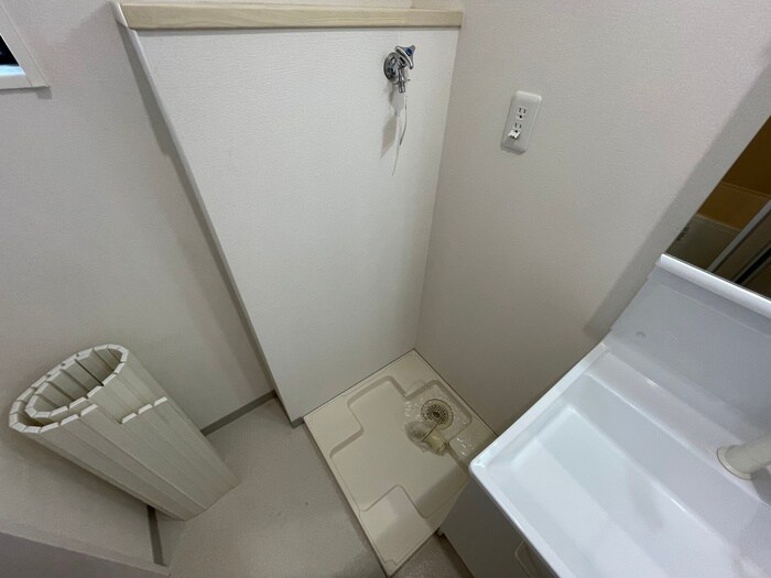 物件内観写真14　(洗濯機置場)