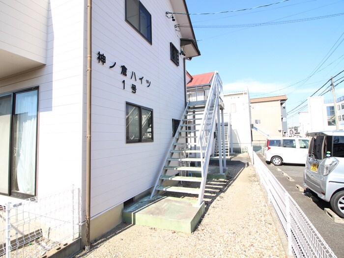 物件外観写真6　(エントランス部分)