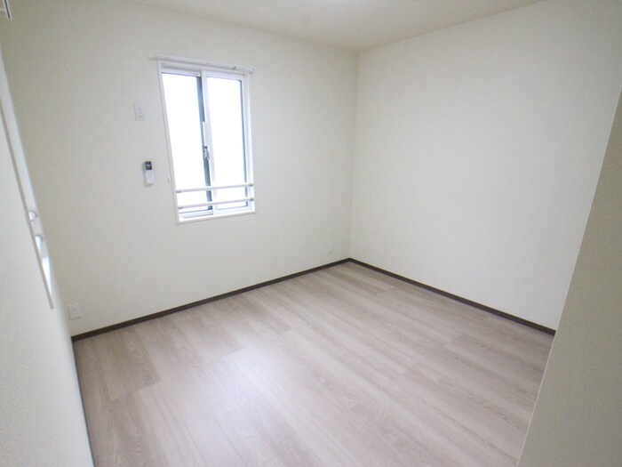 物件内観写真22　(居室)