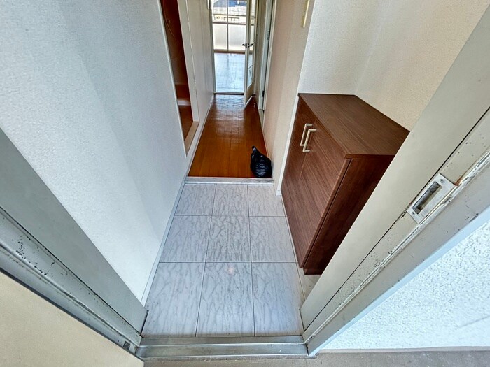 物件内観写真14　(玄関)