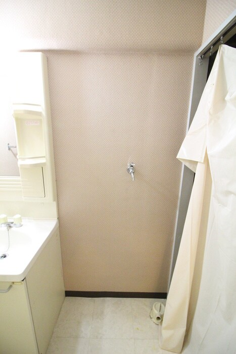 物件内観写真14　(洗濯機置場)