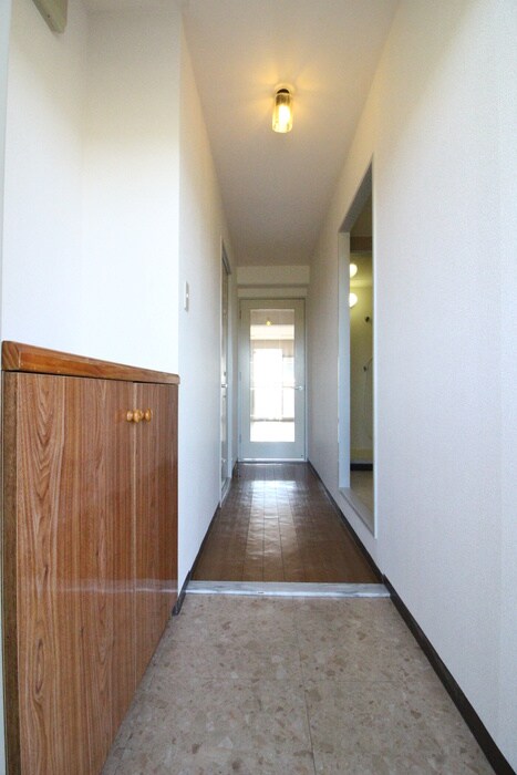 物件内観写真15　(玄関)