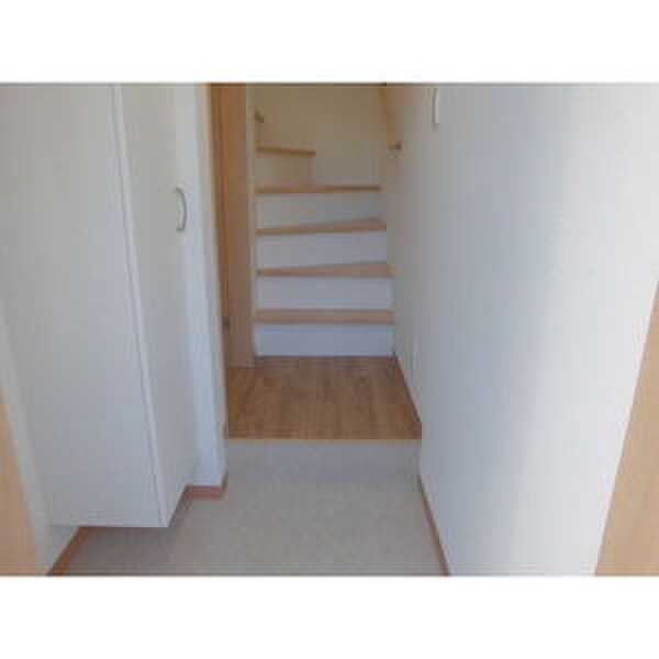 物件内観写真15　(玄関)