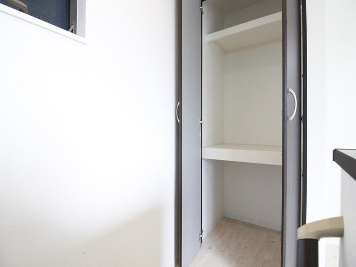 物件内観写真10　(収納)